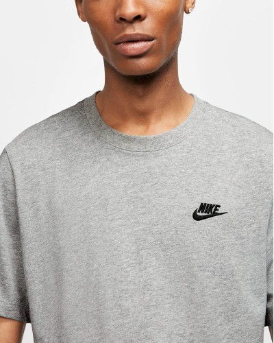 CAMISETA MANGA CORTA NIKE SPORTSWEAR CLUB TEE GRIS