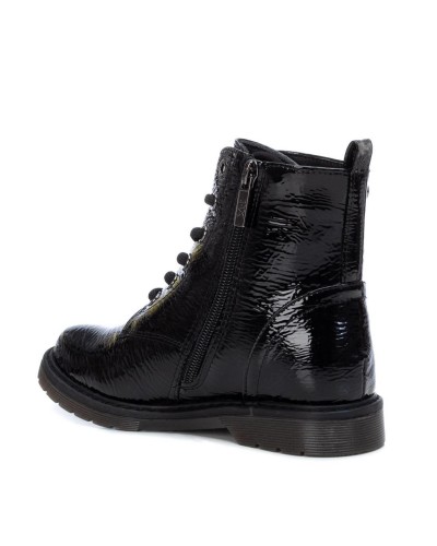 BOTIN PLANO CHAROL NEGRO