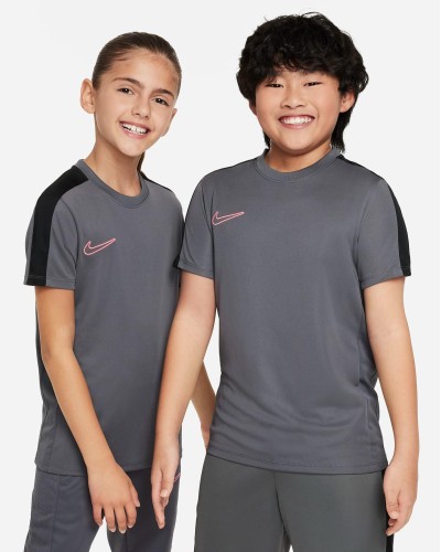 CAMISETA MANGA CORTA NIKE DRI-FIT ACADEMY23 KIDS SOCCER GRIS