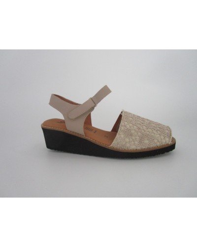 MENORQUINA CARMEN CUÑA BAJA PLANTA ANATOMICA PIEL ENCAJE BEIGE