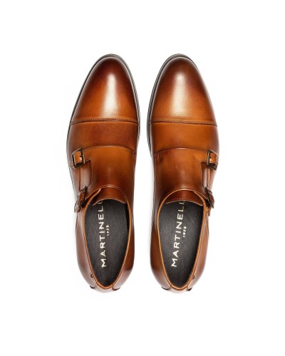 ZAPATO MODELO EMPIRE PIEL DETALLES HEBILLAS COLOR BRANDY