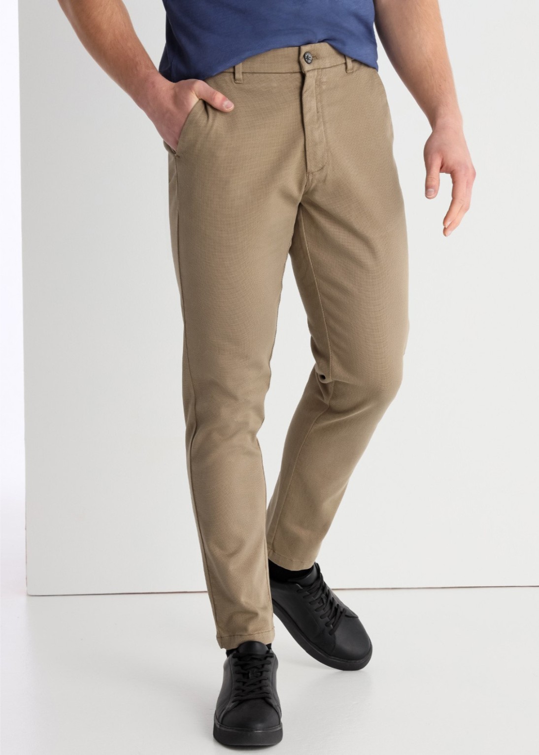 PANTALN LARGO CHINO BRUNO-INDIGO STRAIGHT TIRO MEDIO CAQUI