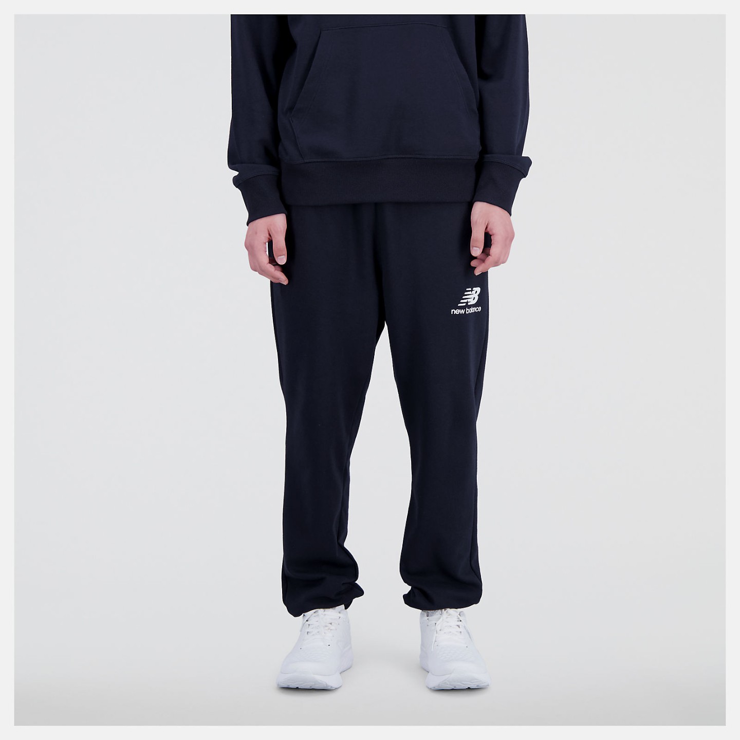 PANTALN LARGO ESSENTIALS STACKED LOGO FRENCH TERRY SWEATPANT BLACK
