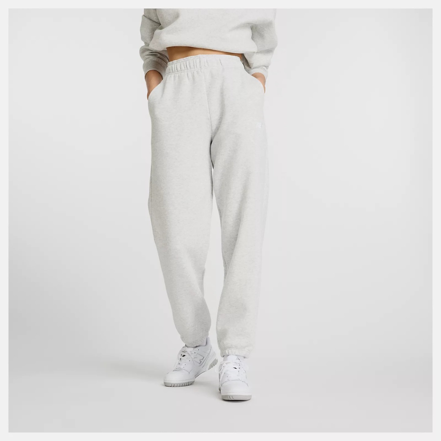 PANTALN LARGO SPORT ESSENTIALS FLEECE JOGGER ASH HEATHER